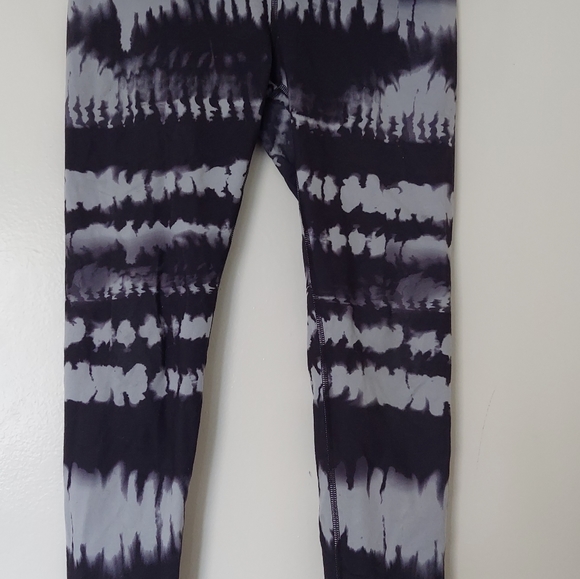 Black and White Tie Dye leggings - Picture 2 of 2
